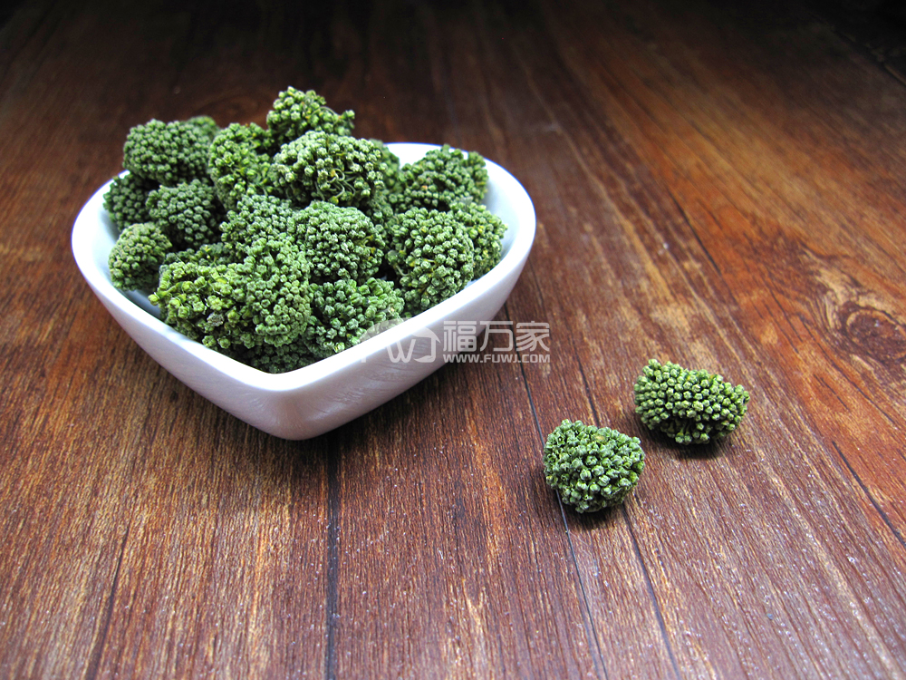 三七花能和枸杞一起泡水食用吗？
